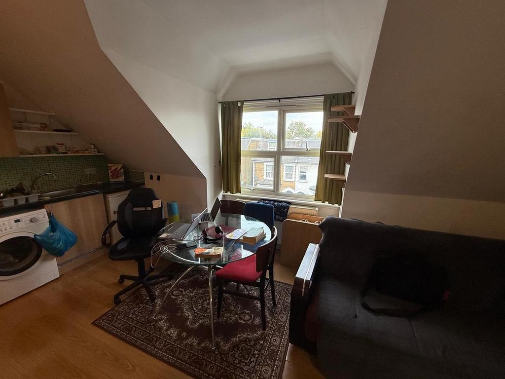 Apartment in London - View 3