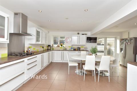 4 bedroom detached house for sale, Chestnut Avenue, Chatham ME5