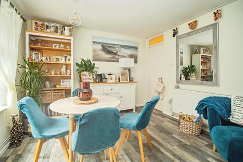 2 bedroom flat for sale, Wyke Road, Weymouth