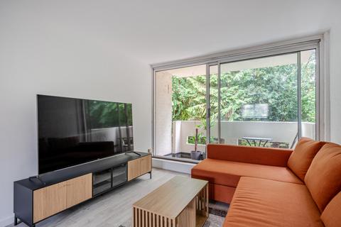 2 bedroom property to rent, Fairview Avenue, Woking, GU22