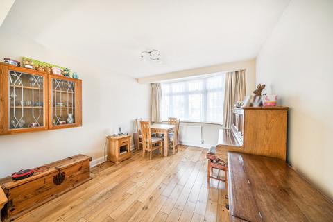 3 bedroom semi-detached house for sale, Felbridge Avenue, Stanmore