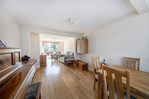 3 bedroom semi-detached house for sale, Felbridge Avenue, Stanmore
