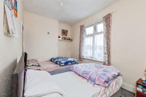 3 bedroom end of terrace house for sale, Sawley Street, Leicester