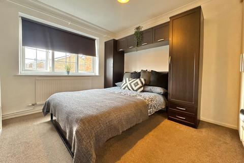 2 bedroom maisonette for sale, Summerfields, Locks Heath