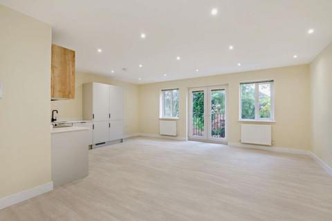 2 bedroom apartment to rent, Swakeleys Road, Ickenham UB10