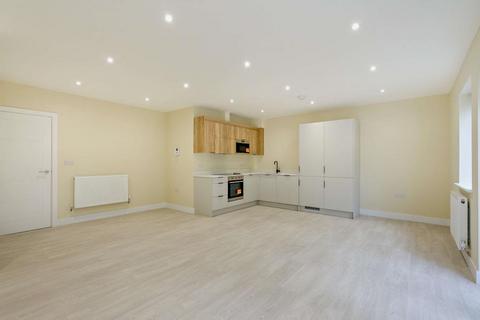 2 bedroom apartment to rent, Swakeleys Road, Ickenham UB10