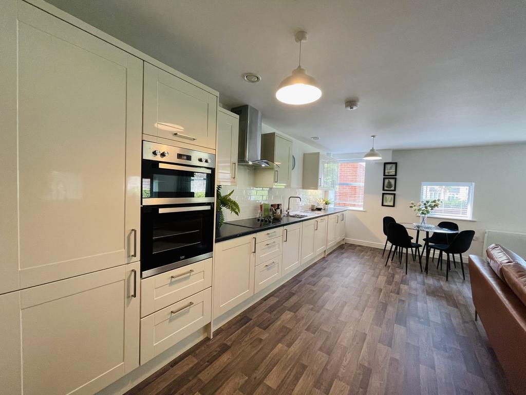 Apartment in BRISTOL - More
