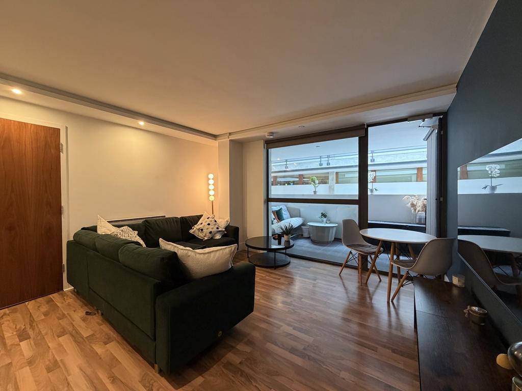 Apartment in Manchester - More