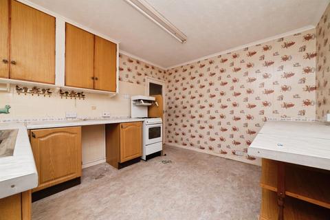 2 bedroom semi-detached bungalow for sale, Colville Avenue, Hull