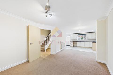 4 bedroom terraced house for sale, Peake Avenue, Frinton-on-Sea CO13