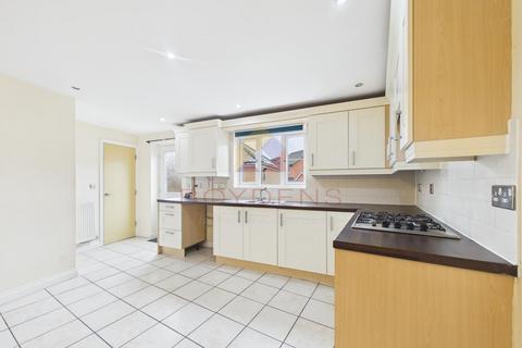 4 bedroom terraced house for sale, Peake Avenue, Frinton-on-Sea CO13