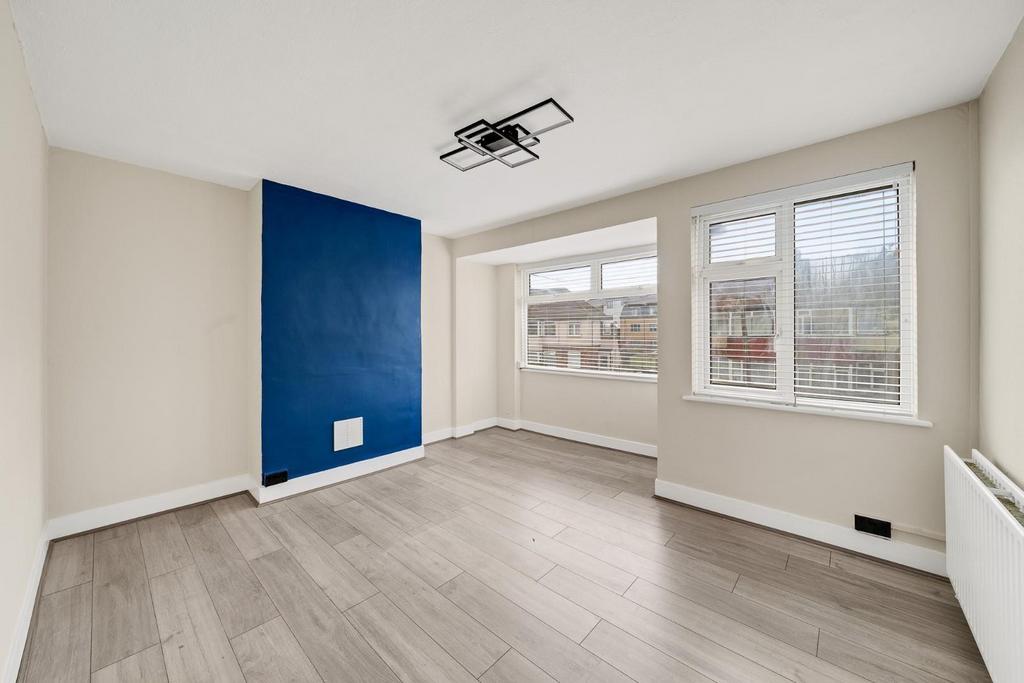 Apartment in Enfield - View 2