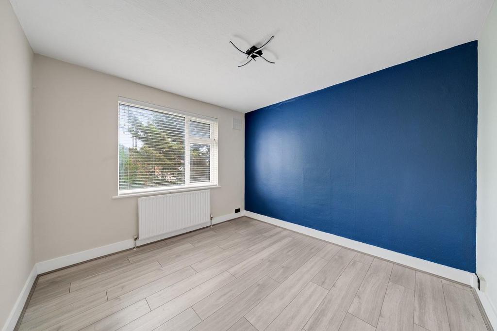 Apartment in Enfield - More