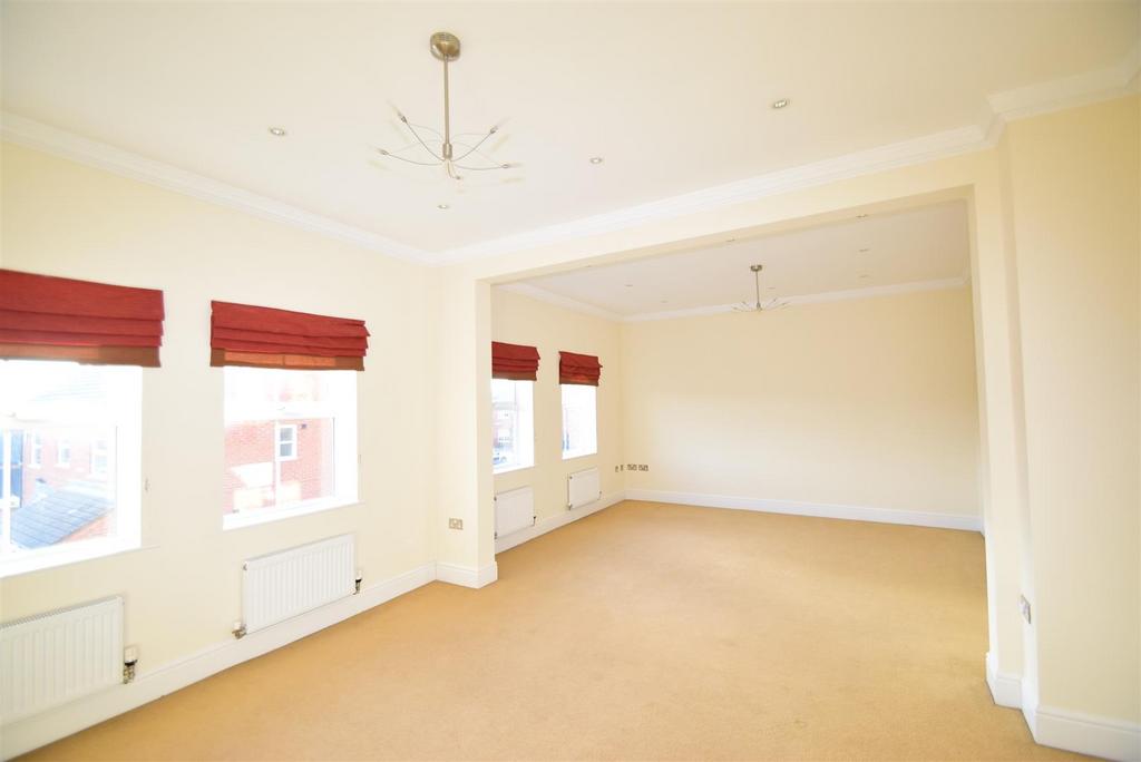 House in Newcastle Upon Tyne - View 2