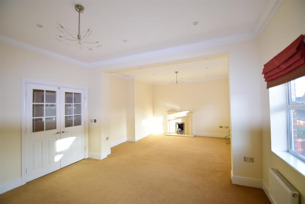 House in Newcastle Upon Tyne - View 3