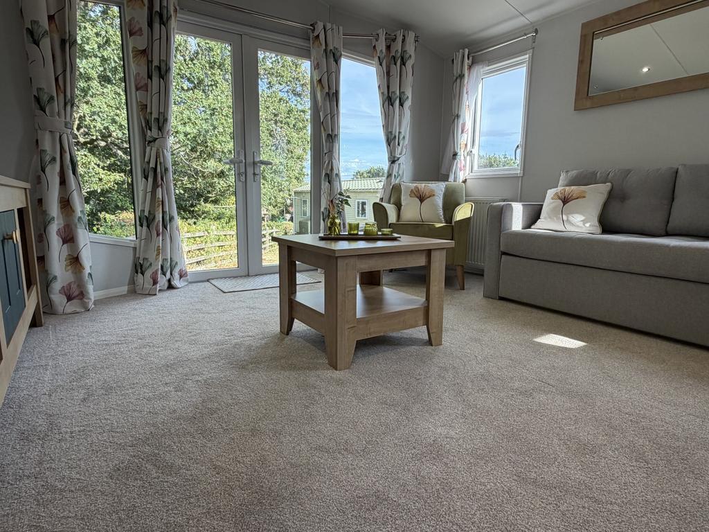 House in Hawksworth - View 2