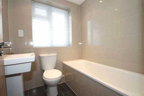 2 bedroom flat for sale, Clare Road, Greenford UB6