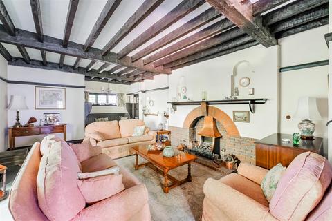 7 bedroom detached house for sale, How Lane, Chipstead