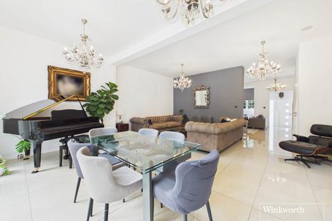 6 bedroom semi-detached house for sale, Newark Way, London