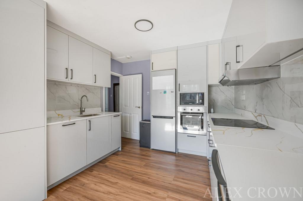 House in London - View 2