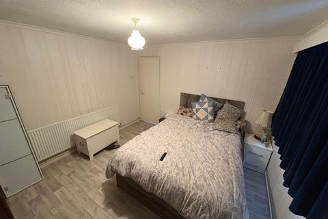 11 bedroom house of multiple occupation to rent, St. David Close, Uxbridge UB8