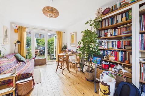 2 bedroom bungalow for sale, Kings Chase, East Molesey