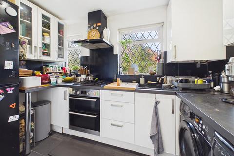 2 bedroom bungalow for sale, Kings Chase, East Molesey