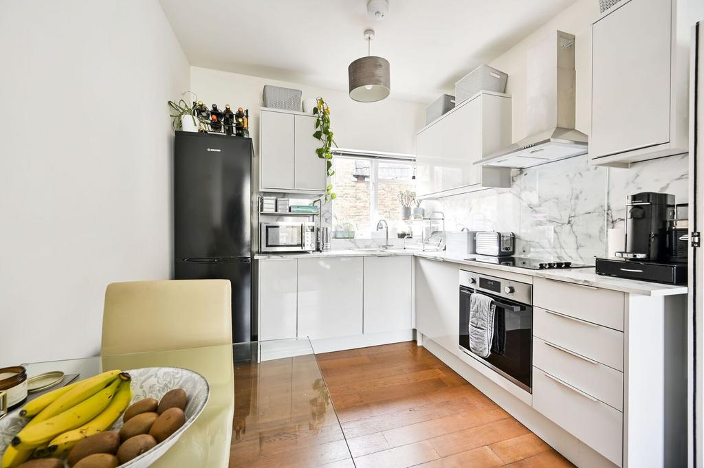 Apartment in London - View 2