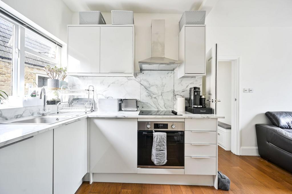 Apartment in London - View 3