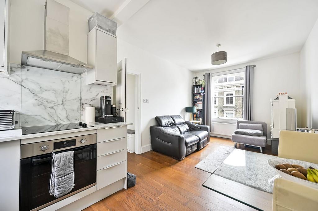 Apartment in London - View 4
