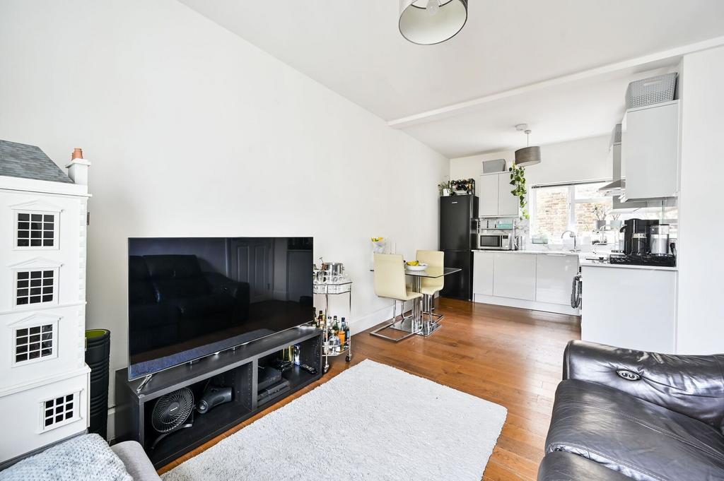 Apartment in London - View 5