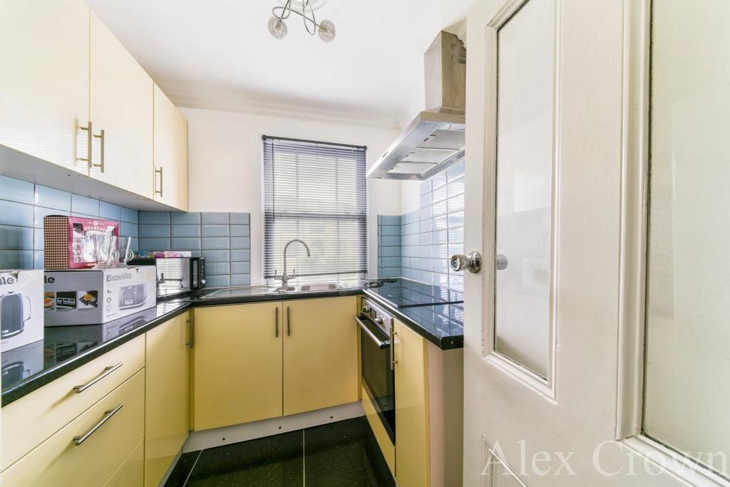 House in London - View 3