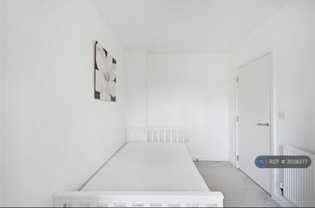 Apartment in Harold Wood, Romford - View 5