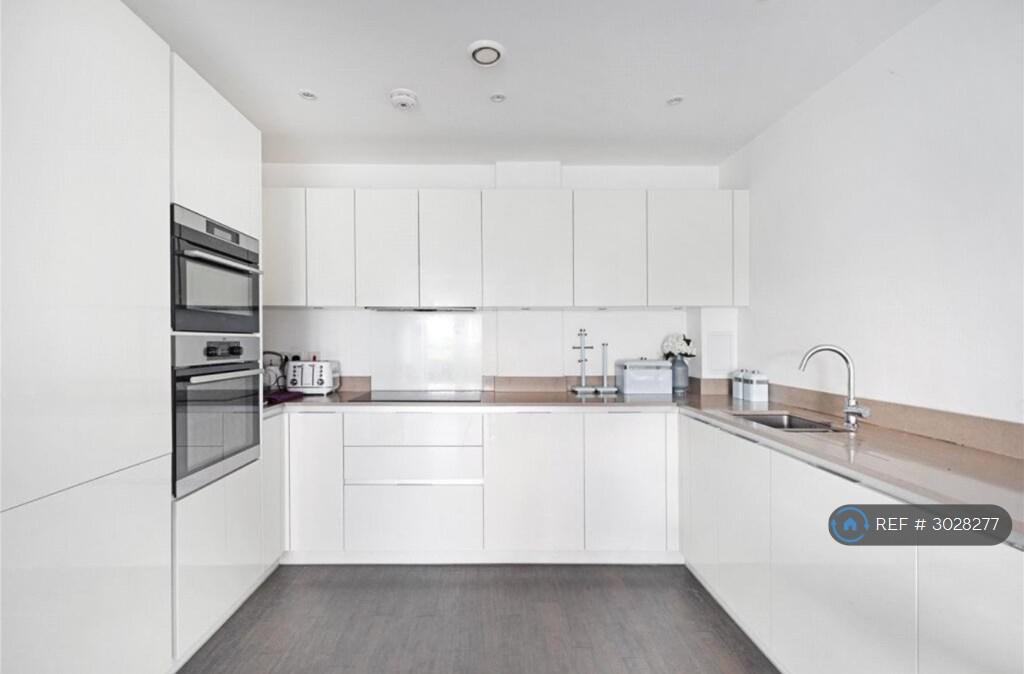Apartment in Harold Wood, Romford - More
