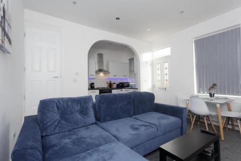 2 bedroom terraced house to rent, Bayswater Place, LEEDS