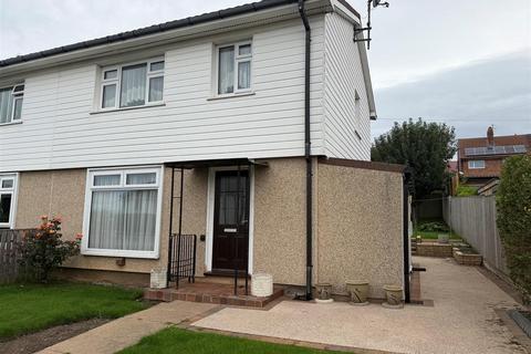 3 bed semi-detached house for rent in Briercliffe, Scarborough