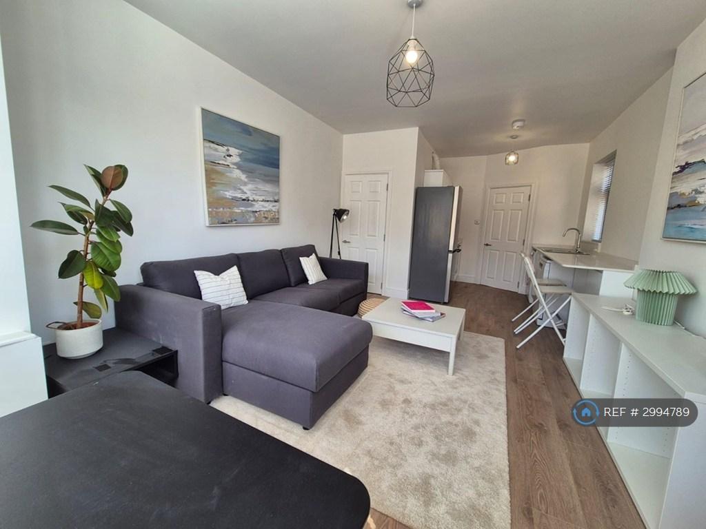 Apartment in Manchester - View 4