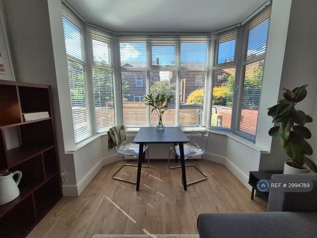Apartment in Manchester - More