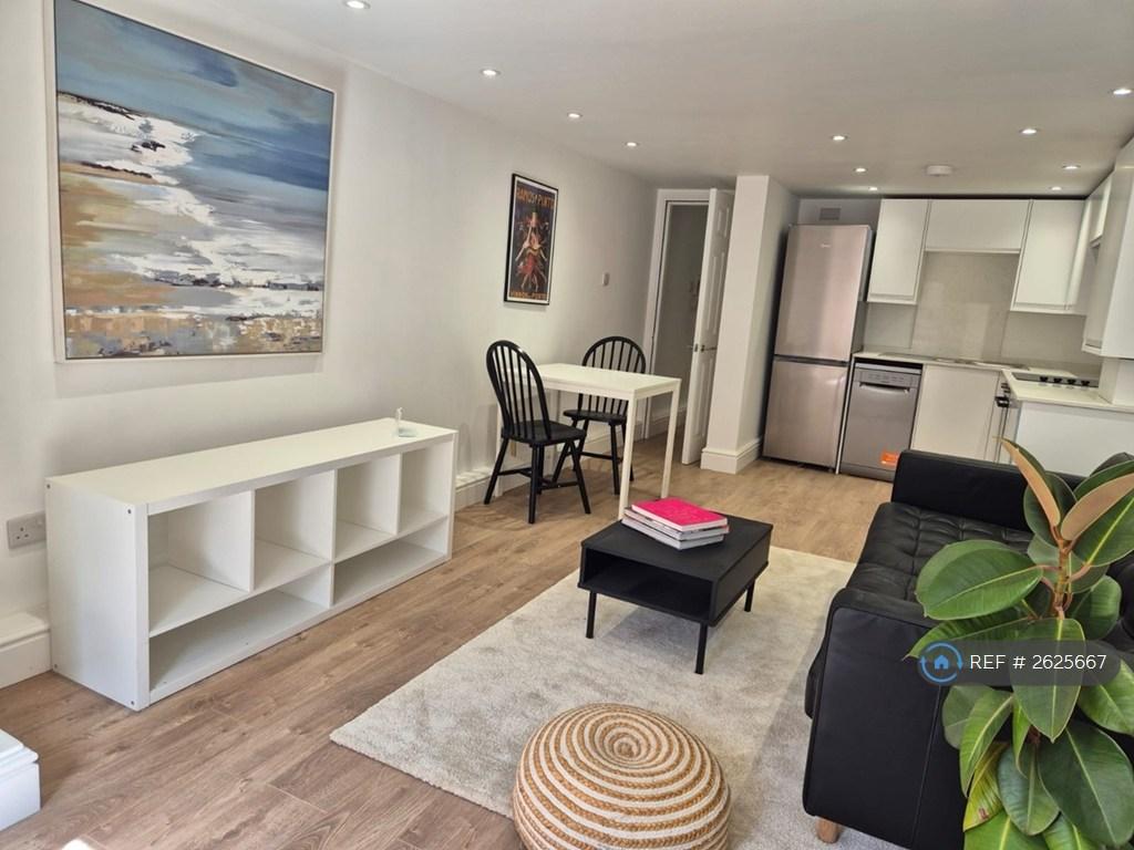 Apartment in Manchester - View 2
