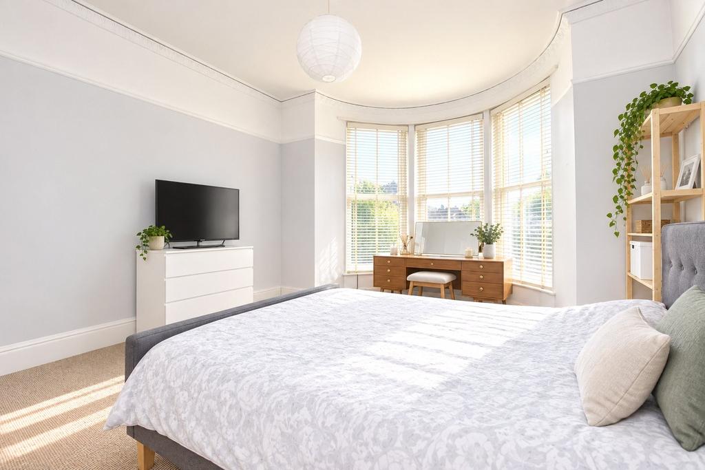 Apartment in BRISTOL - More
