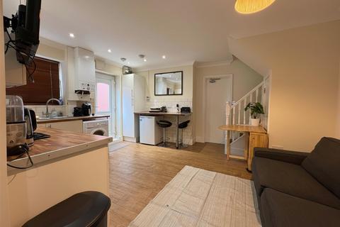 5 bedroom semi-detached house for sale, Abbotsford Road, Hull Road