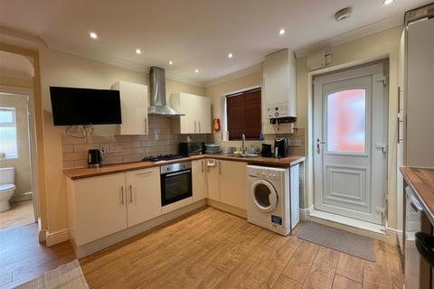 5 bedroom semi-detached house for sale, Abbotsford Road, Hull Road