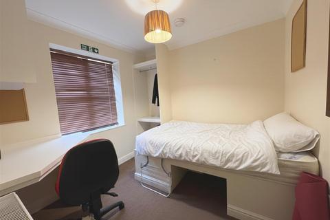5 bedroom semi-detached house for sale, Abbotsford Road, Hull Road