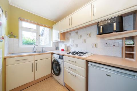 undefined, Ploughmans End, Isleworth TW7