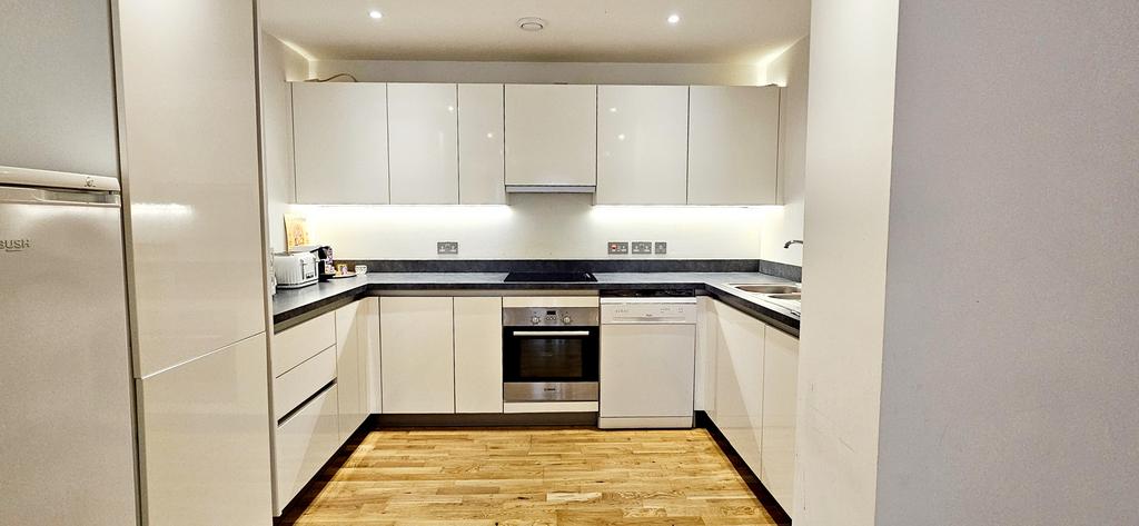 Apartment in London - View 3