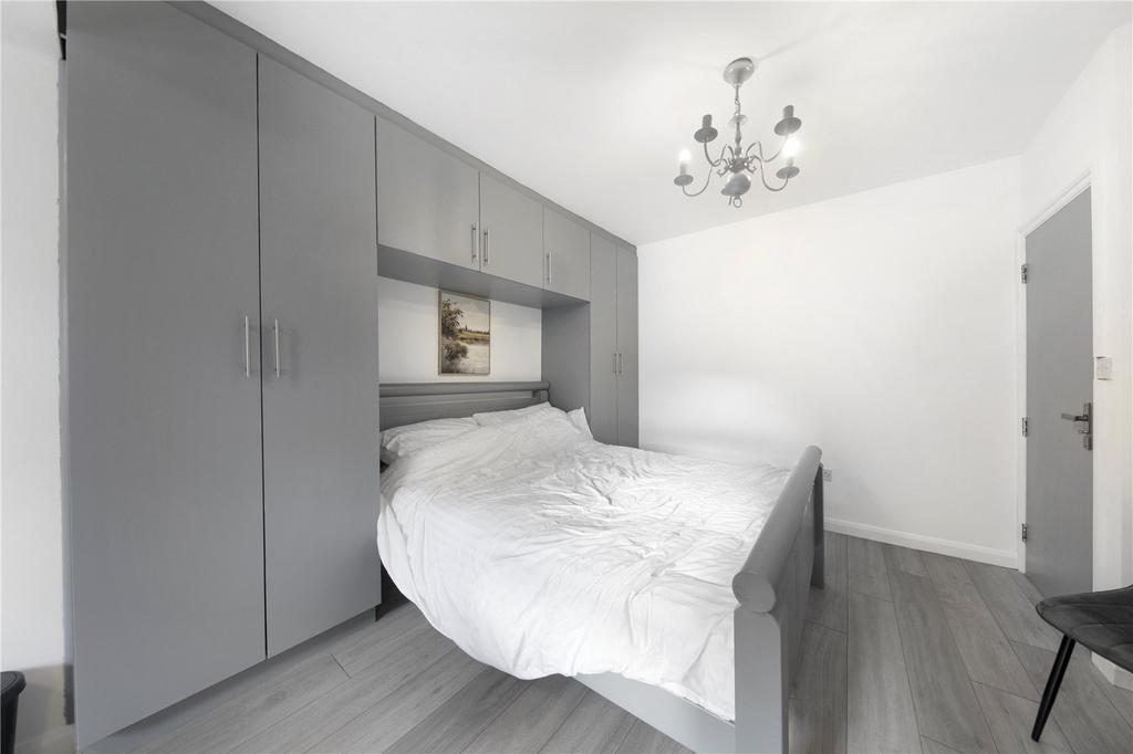 Apartment in London - View 3