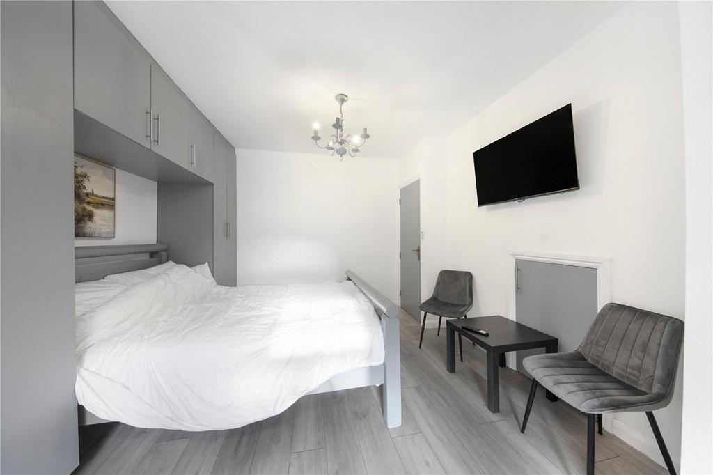 Apartment in London - More
