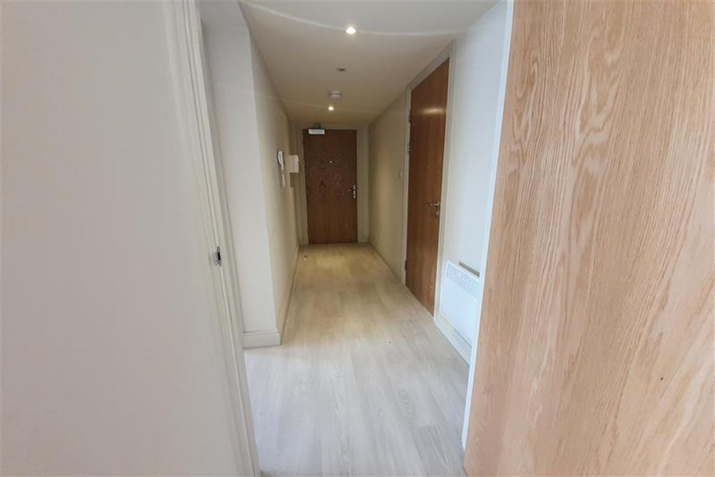 Apartment in Leeds - View 3