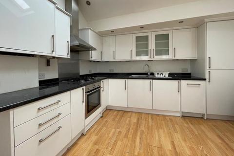 2 bedroom flat to rent, West Street, Bristol BS2