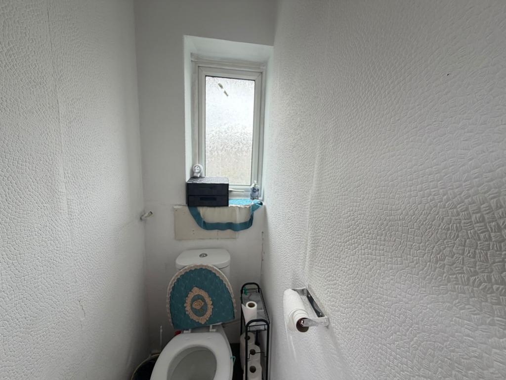 Apartment in Enfield, Carterhatch, Southbury - More